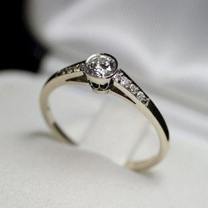 Pierścionek z brylantami ID 384