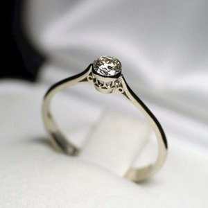 Pierścionek z brylantem ID 377