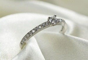 Pierścionek z brylantami ID 408