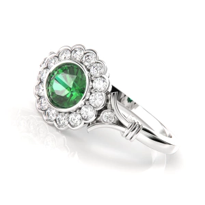 Pierścionek zaręczynowy z białego złota ze szmaragdem ID 356