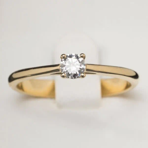 Pierścionek zaręczynowy z żółtego złota z brylantem ID 439