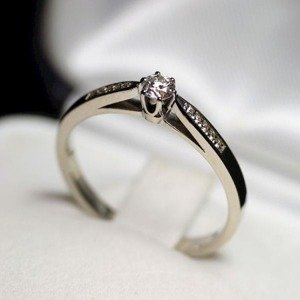 Pierścionek z brylantami ID 383