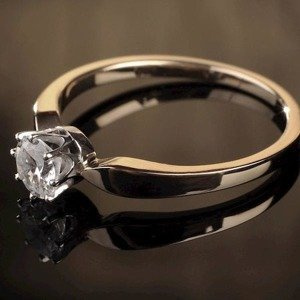 Pierścionek z brylantem ID 146