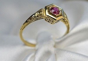 Pierścionek z rubinem ID 315